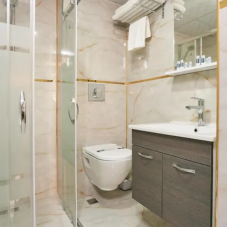 Renzo - Special Category Apartment *