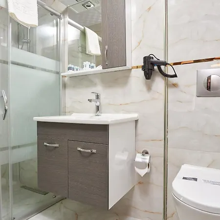 Renzo - Special Category Apartment *