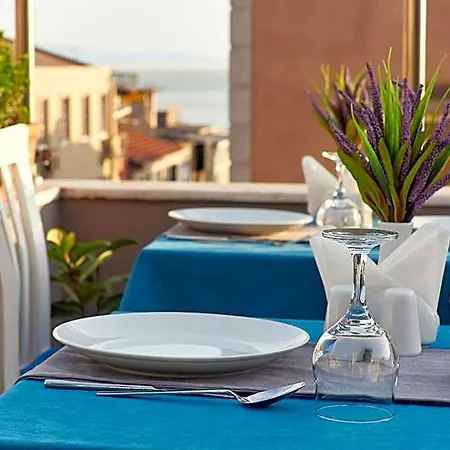 Renzo - Special Category Apartment *