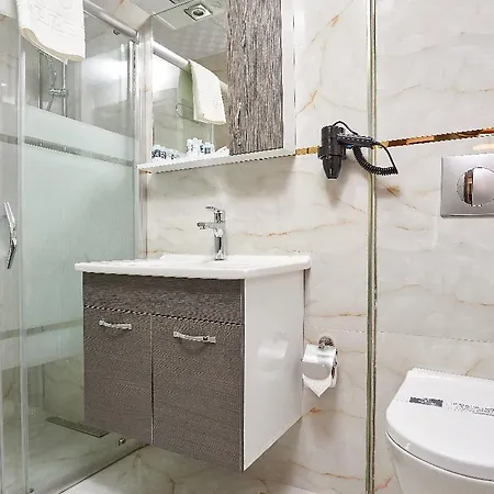Renzo Hotel 4*